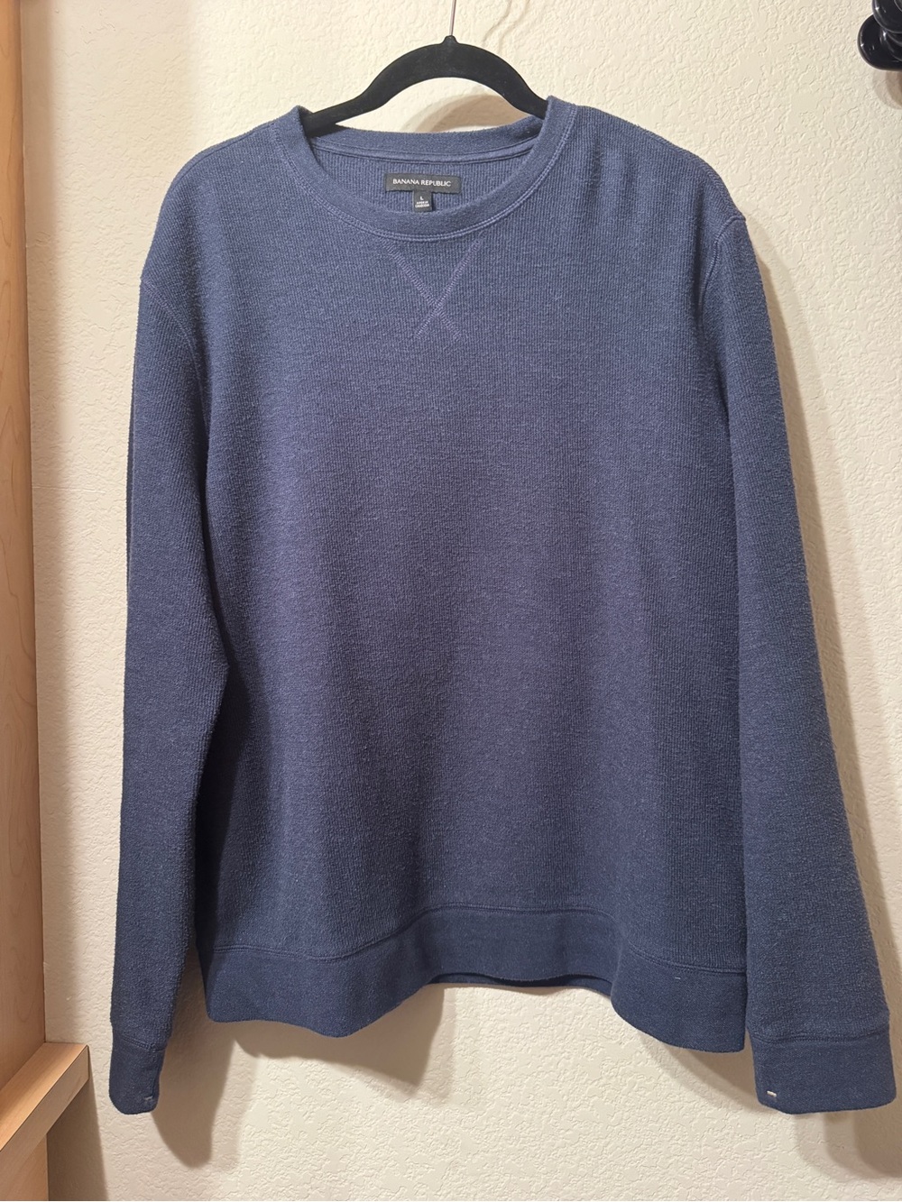 Banana Republic Men’s Navy Crewneck Sweater - Large